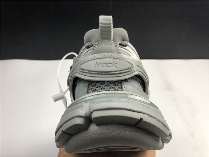 bl tess s. gomma trek low sneakers gray 032206