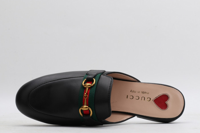 guc loafer