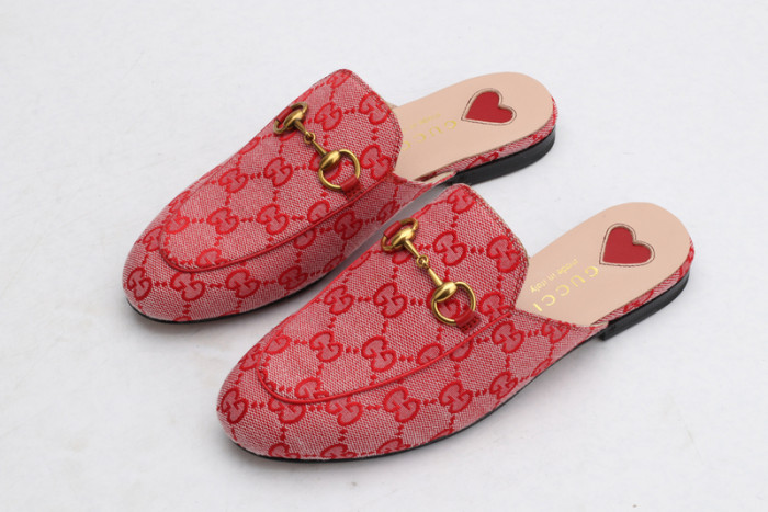 guc loafer