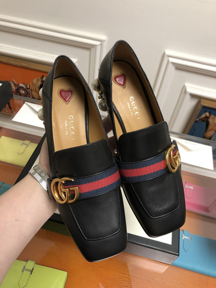 guc loafer