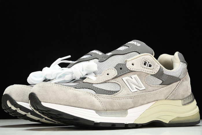 new Ba1an*e 992 grey m992gr