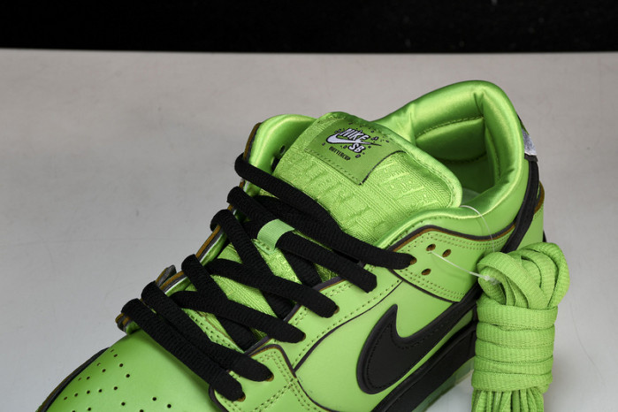 the powerpuff girls x nike sb dunk low “bubbles” fz8319-300
