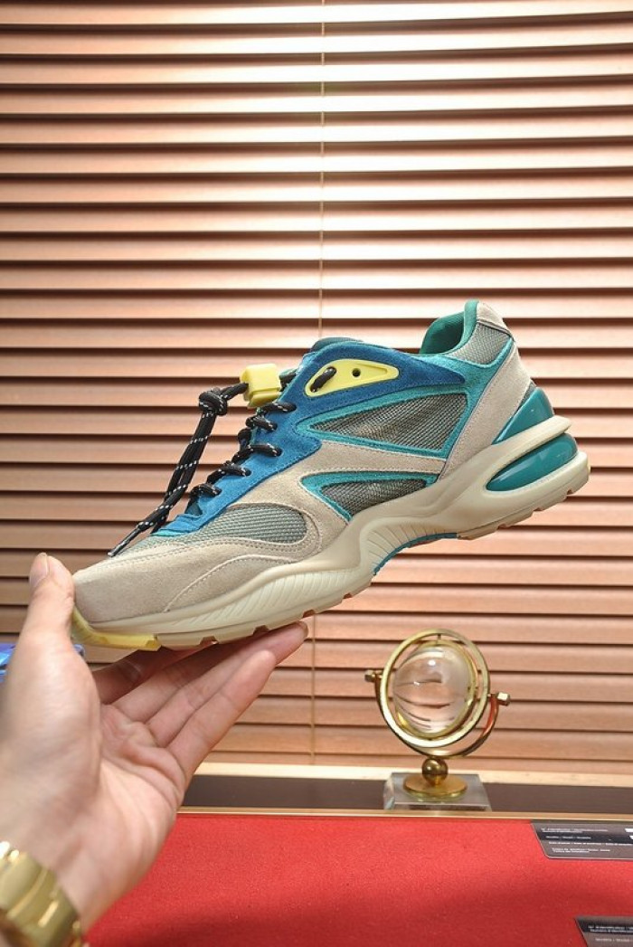 lovt sneaker
