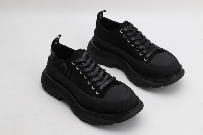 alex mcqu sneakers 112623