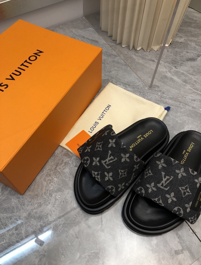 lovt sandal