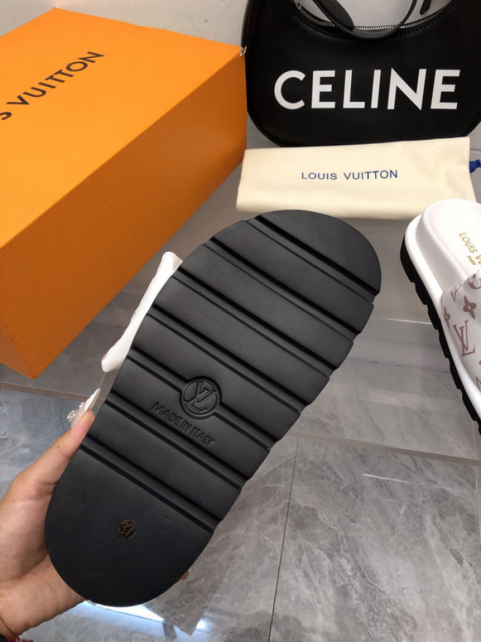 lovt sandal