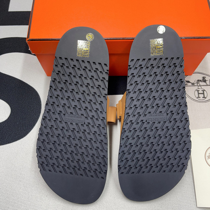 her slides 23060920