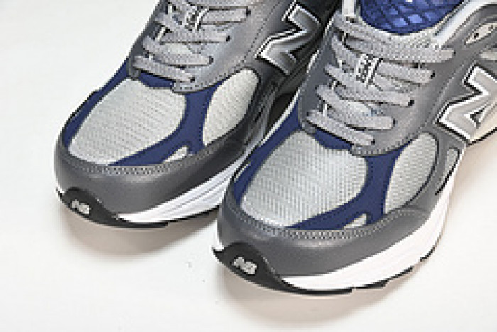 new Ba1an*e 990v3 elephant grey navy m990gj3
