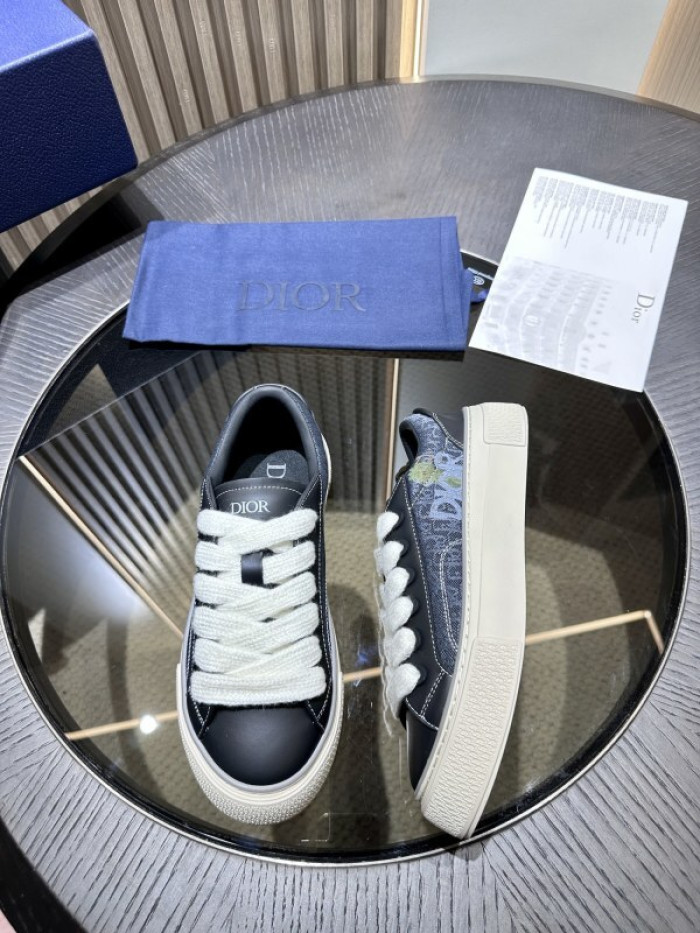 DR B33 LOW-TOP SNEAKERS DR-126